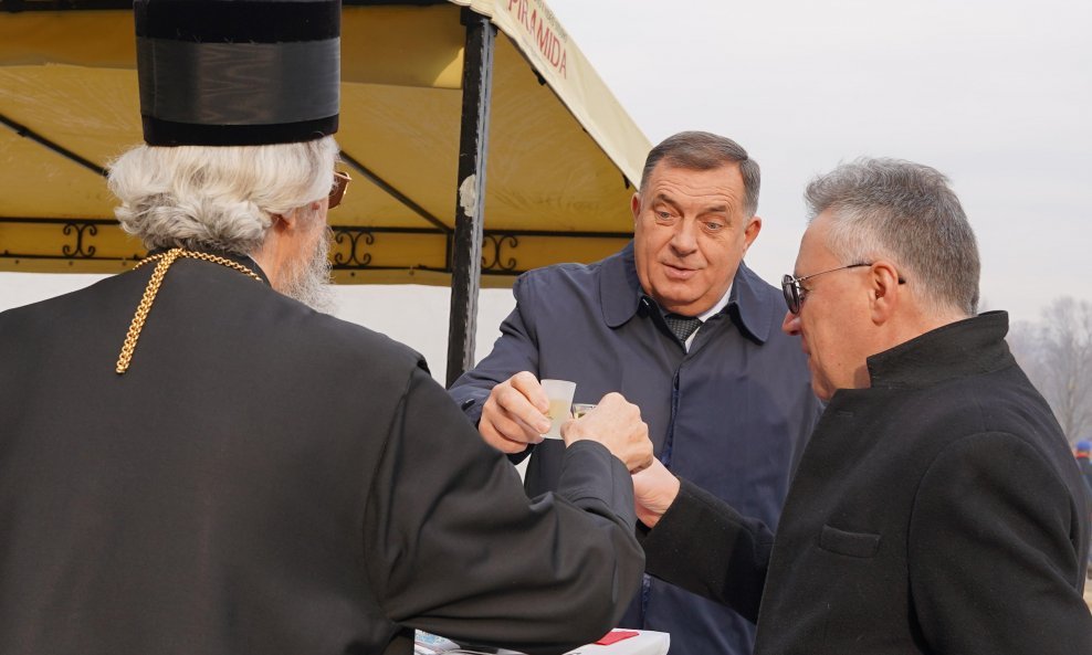 Igor Kalabuhov, Milorad Dodik i episkop banjalučki Jefrem