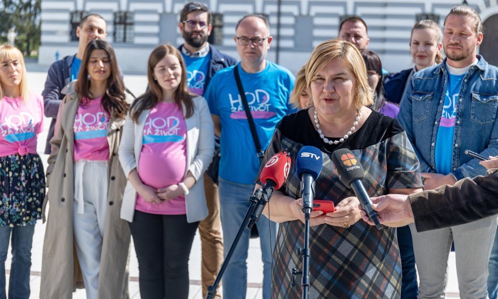 Željka Markić na konferenciji za novinare u Osijeku