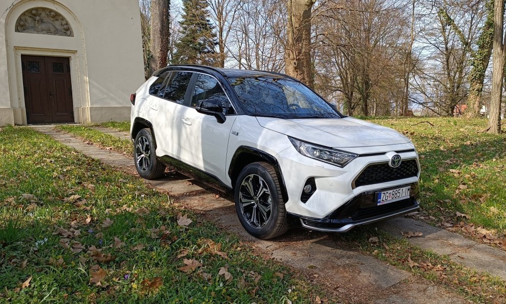 Toyota RAV4 Plug-in 2.5 HSD AWD 5 D e-CVT Style