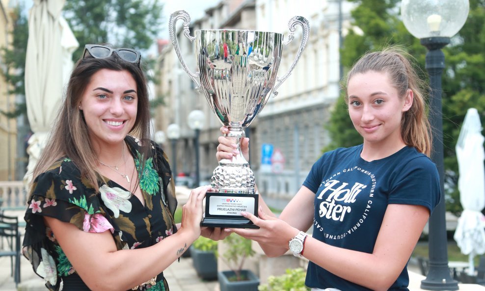 Ana Konjuh i Lucija Ćirić Bagarić (desno)