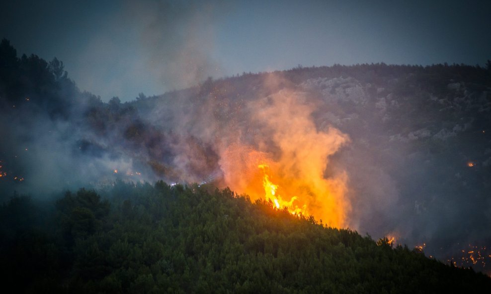 Požar kod Skradina