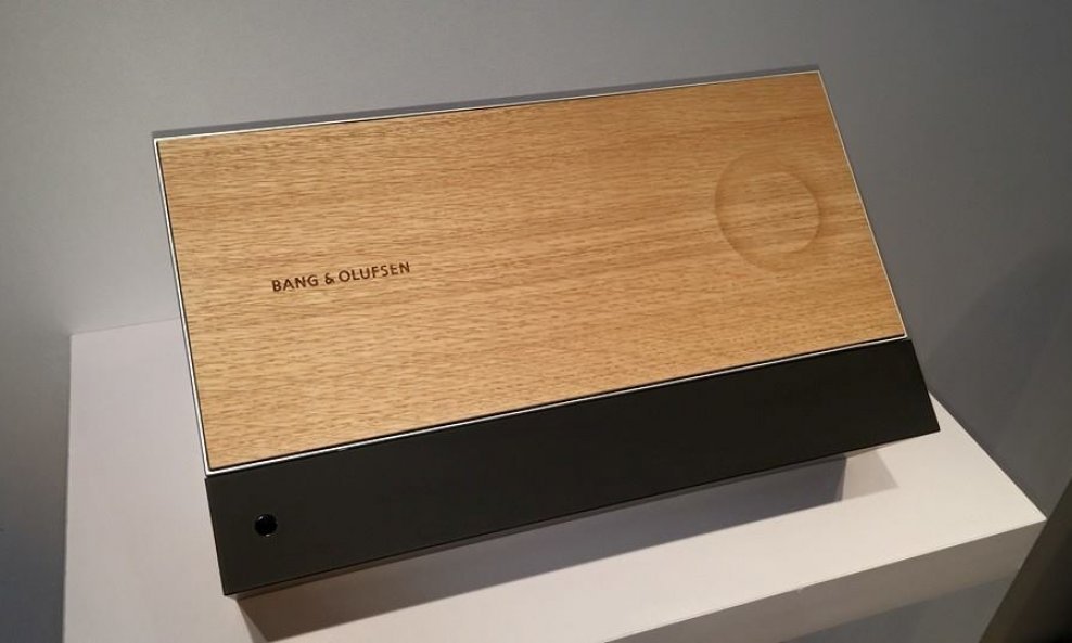 Bang&Olufsen BeoSound Moment