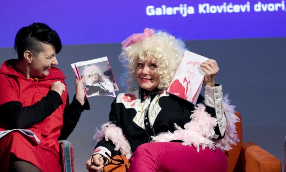 Konferencija za medije povodom izložbe Ekstravagantna tijela (Sunčica Ostoić i Lois Weaver)