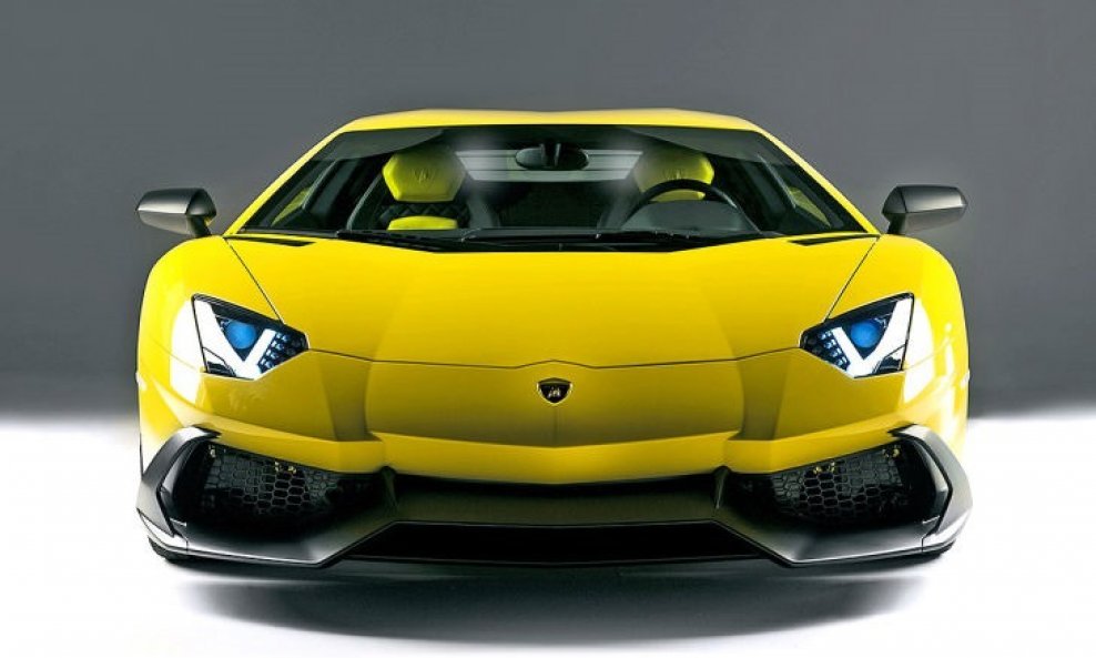 Lamborghini-Aventador-LP-720-4-50-Anniversario-3[2]