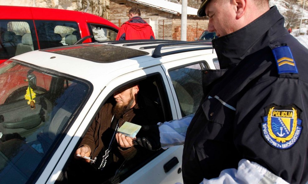 Policijska akcija u Maoči 2010.