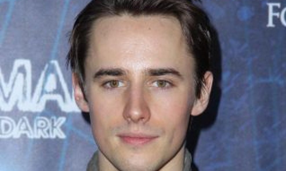 Reeve Carney