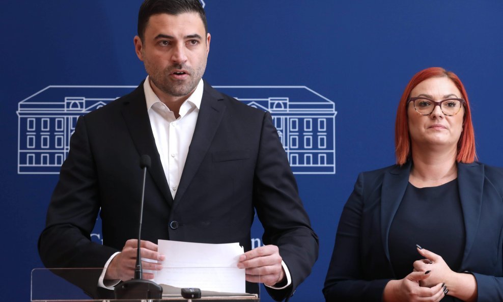 Davor Bernardić i Romana Nikolić na konferenciji za novinare