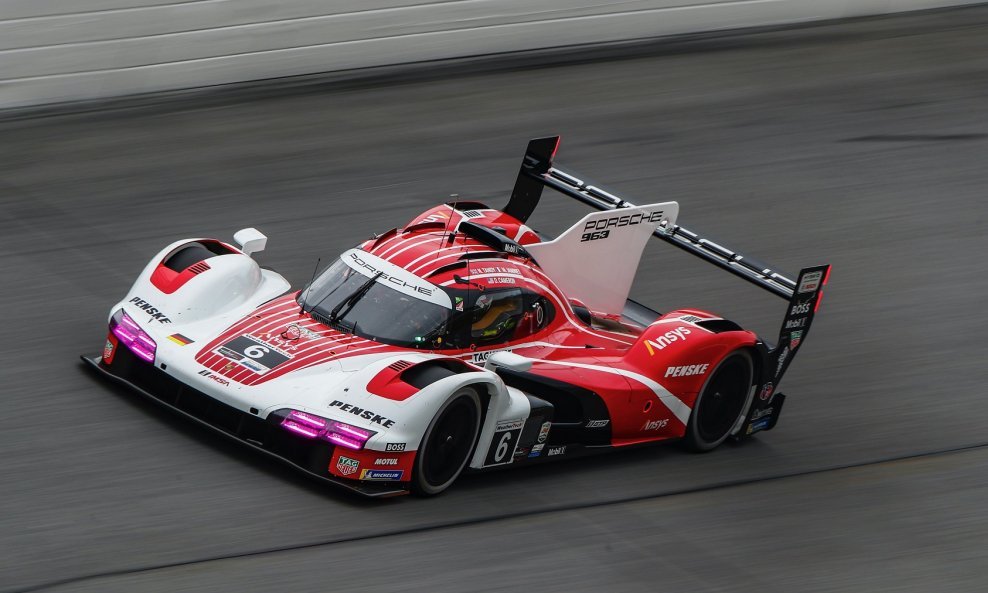 Porsche 963: trkaći automobil koji će se od 2023. natjecati uz Le Mans Hypercar u klasi Grand Touring Prototype (GTP) IMSA SportsCar Championship prvenstva