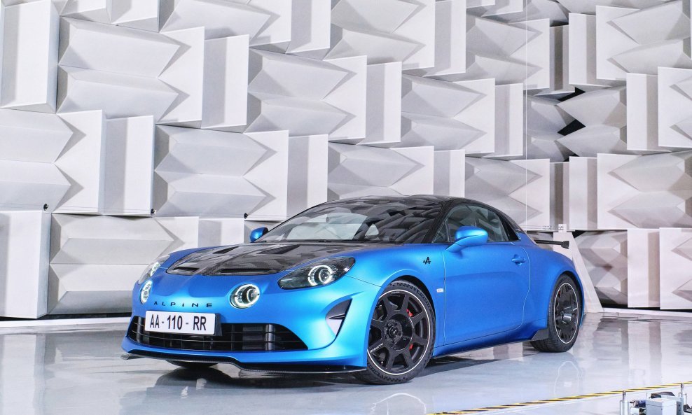 Alpine A110 R: spoj iznimnih performansi i poboljšanog užitka u vožnji koji se oslanja na genetiku motorsporta