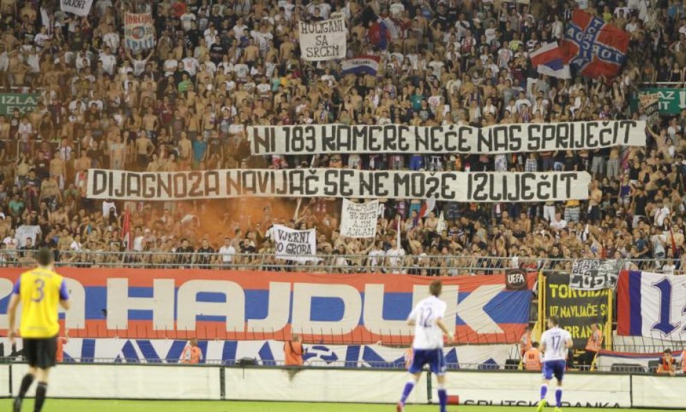 Torcida poruka Hajduk Dundalk