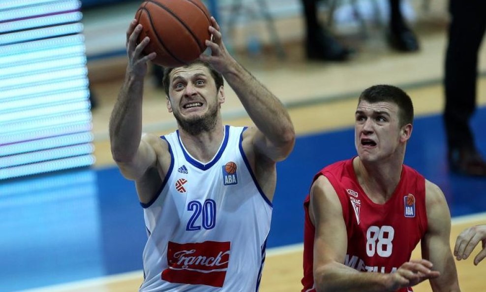 Marin Rozić (Cibona) i Tomislav Gabrić (Metalac)