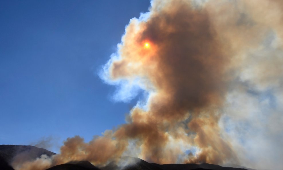 Požar u Californiji u okrugu San Bernardino