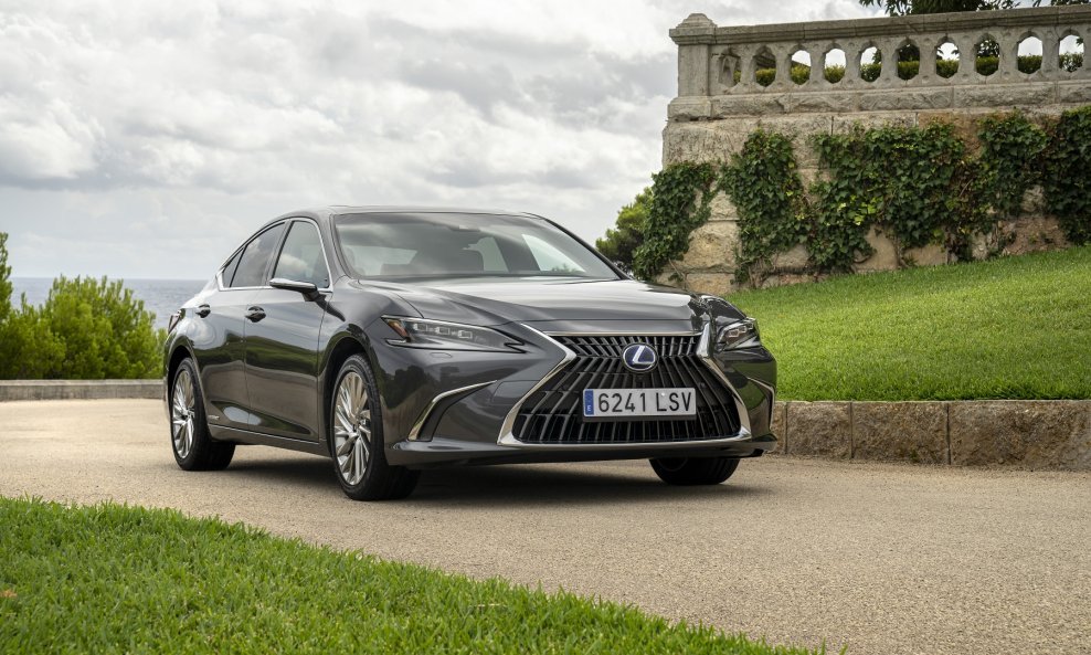 Lexus ES 300h