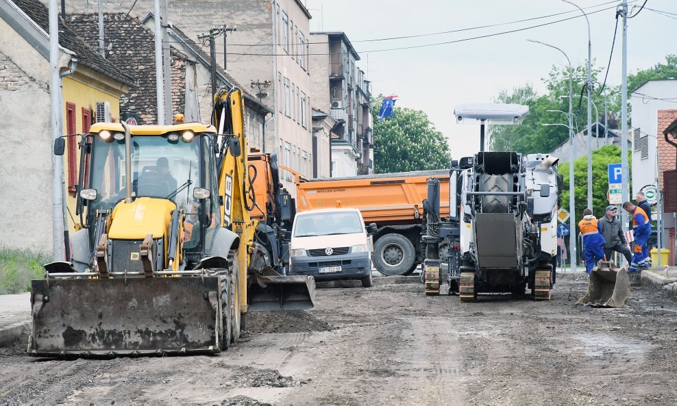 Započela je obnova prometnica u gradskom središtu u Sisku