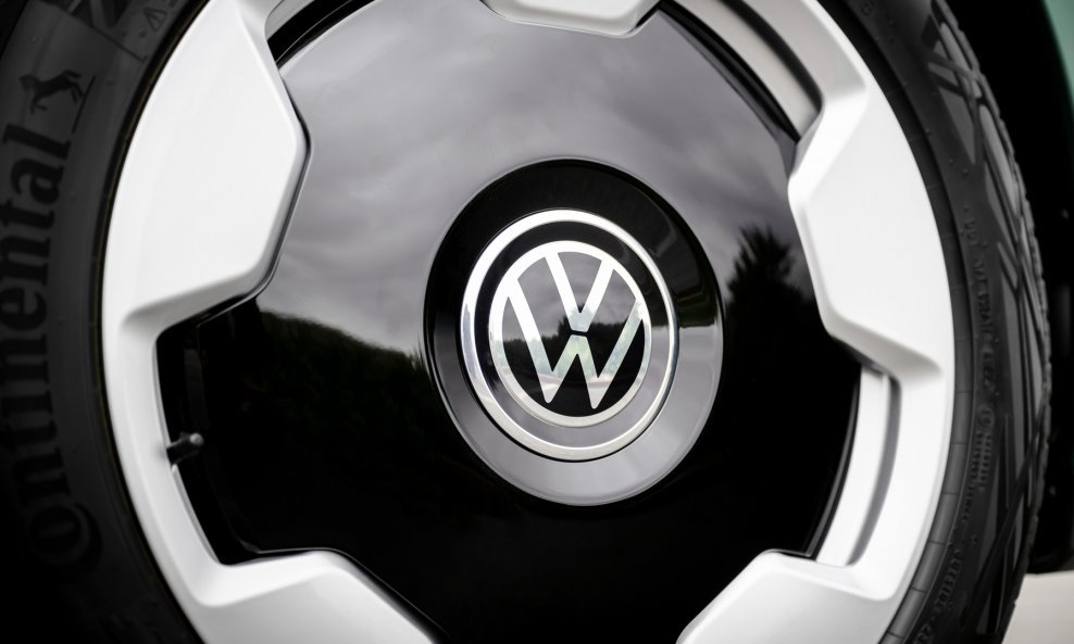 Volkswagen predstavio 'veliki' ID. Buzz, s dugim međuosovinskim razmakom