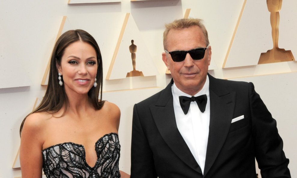 Kevin Costner i Christine Baumgartner