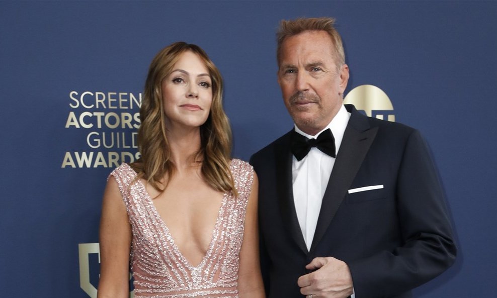 Kevin Costner, Christine Baumgartner