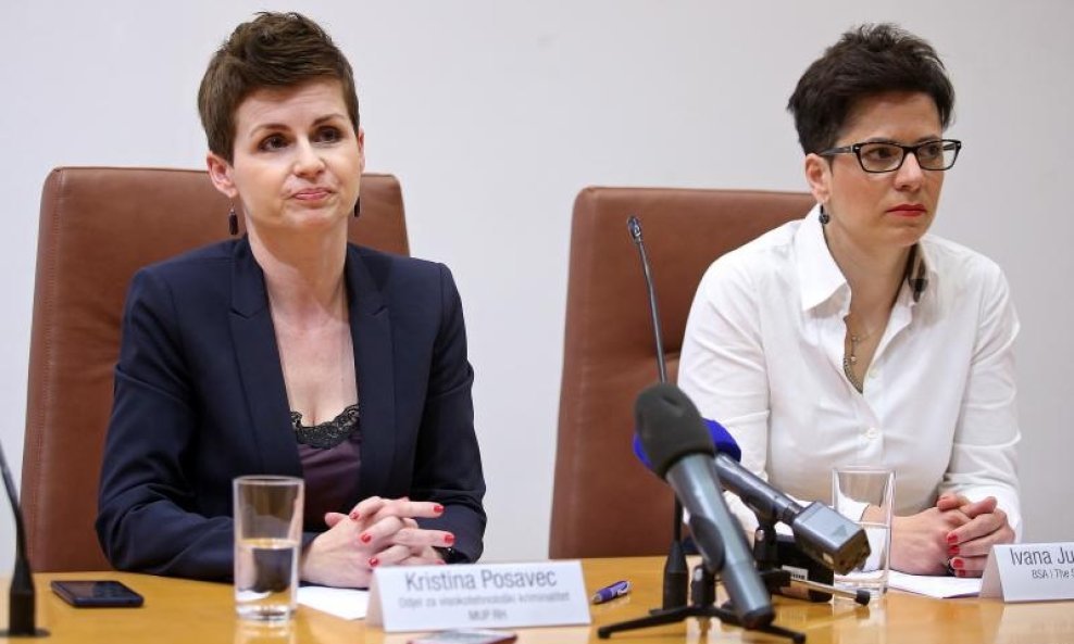 Kristina Posavec i Ivana Jurin Puhalo 