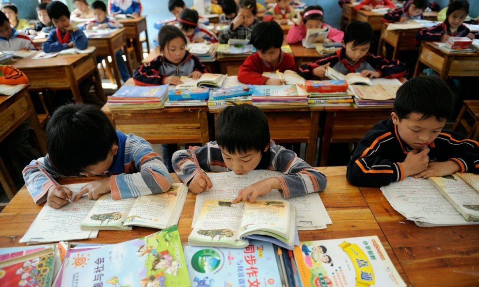 Učenici u Kini / Ilustracija