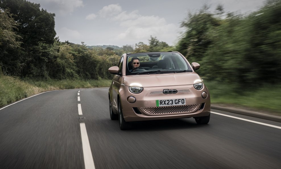 Potpuno električni Fiat 500 kabriolet