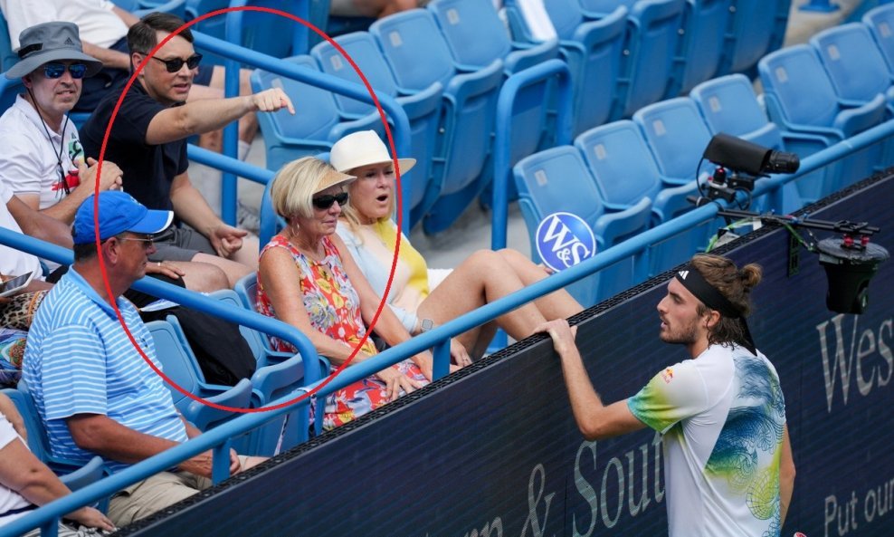 Stefanos Tsitsipas i gospođa koja je imitirala pčelu