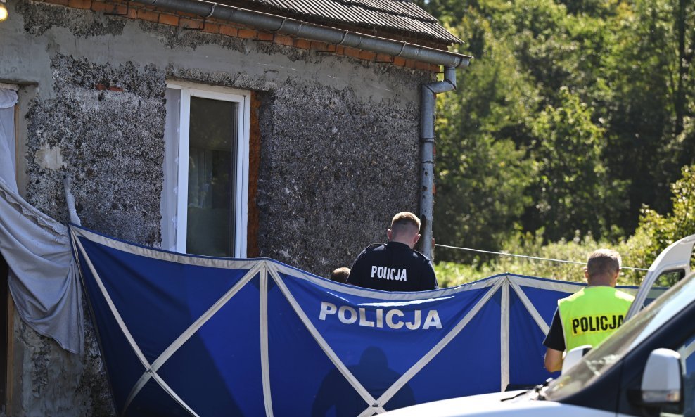 Selo Czerniki, na sjeveru Poljske, u kući otkrivene tri mrtvorođenčeta