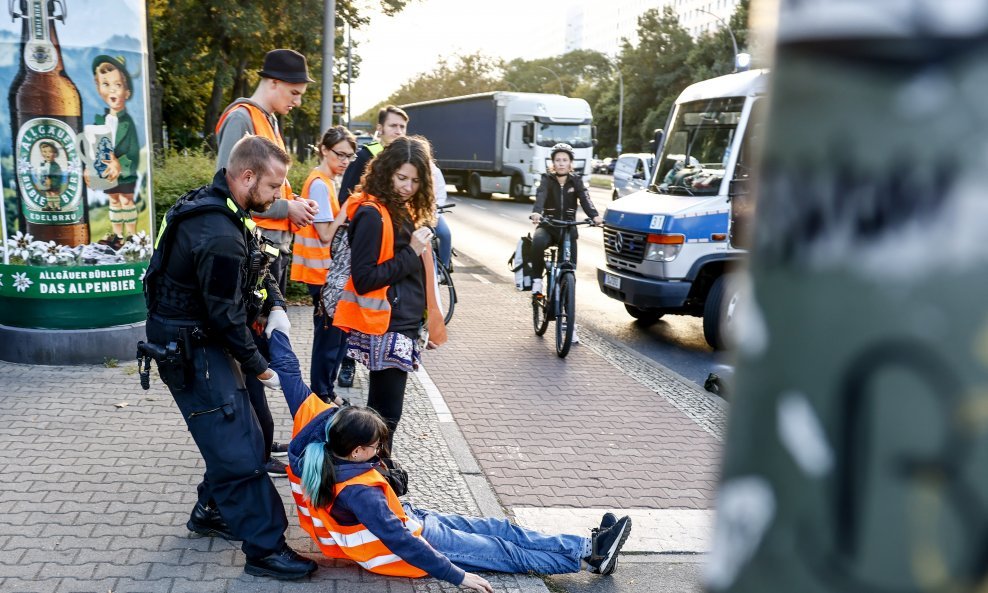 Blokada prometa ekoloških aktivista u Berlinu