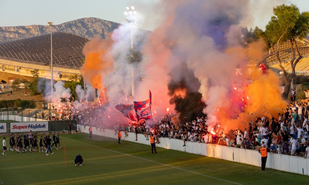 Torcida na Hajdukovom treningu