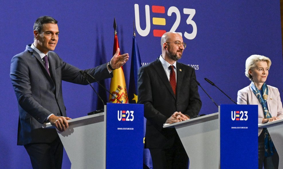 Pedro Sanchez, Charles Michel i Ursula von der Leyen