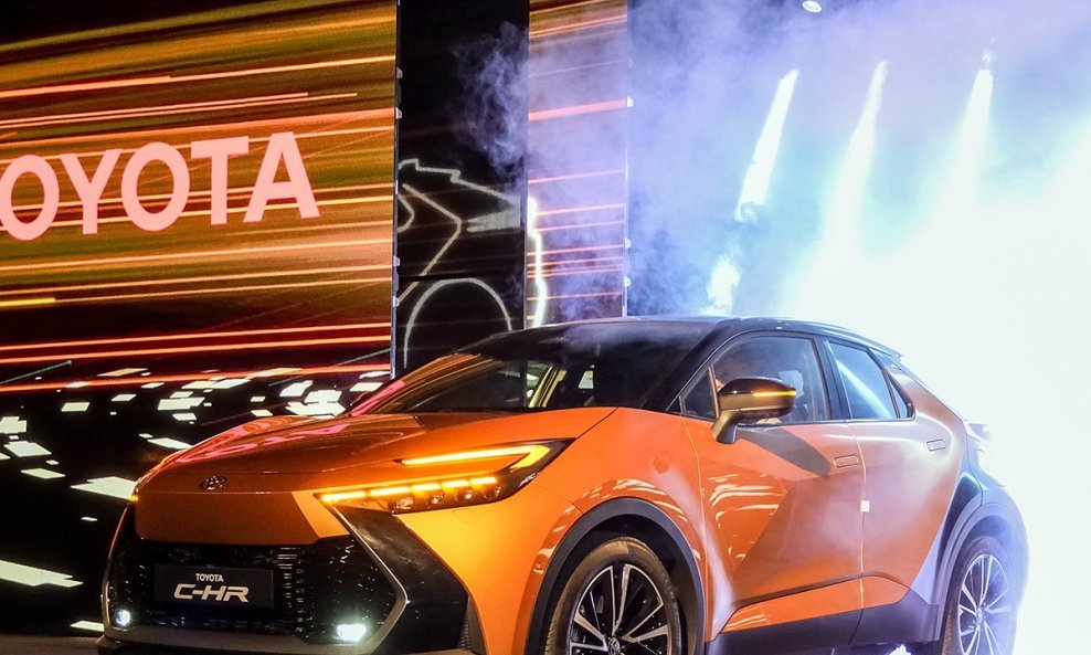 Počinje proizvodnja nove Toyote C-HR, uključujući plug-in hibrid s lokalno sklopljenom baterijom