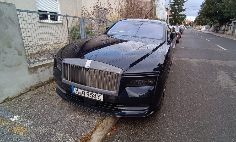 Rolls-Royce Spectre na zagrebačkim prometnicama