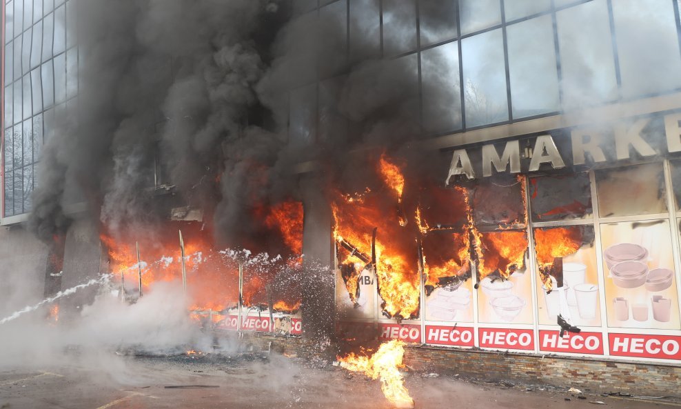 Požar na tržnici Heco u Sarajevu