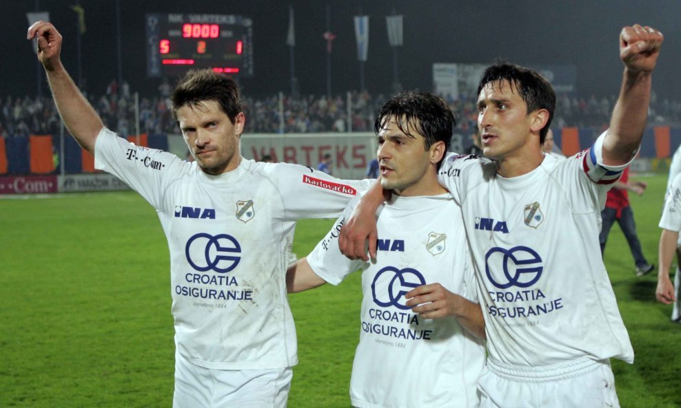 Zdesna Daniel Šarić, Mario Prišć, Davor Vugrinec