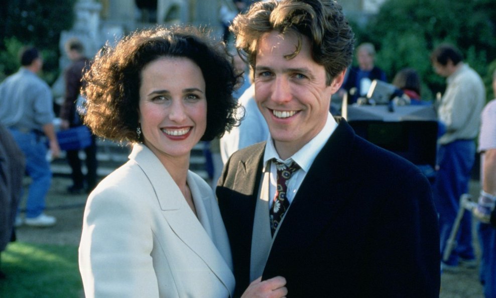 Hugh Grant i Andie McDowell