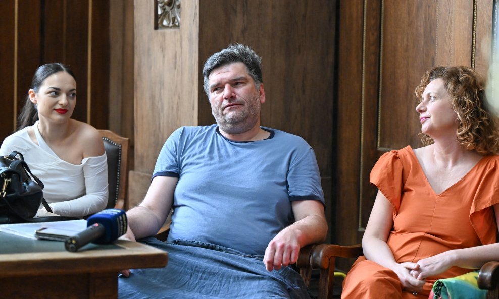 Bojan Navojec i Nina Violić u glavnim su ulogama predstave