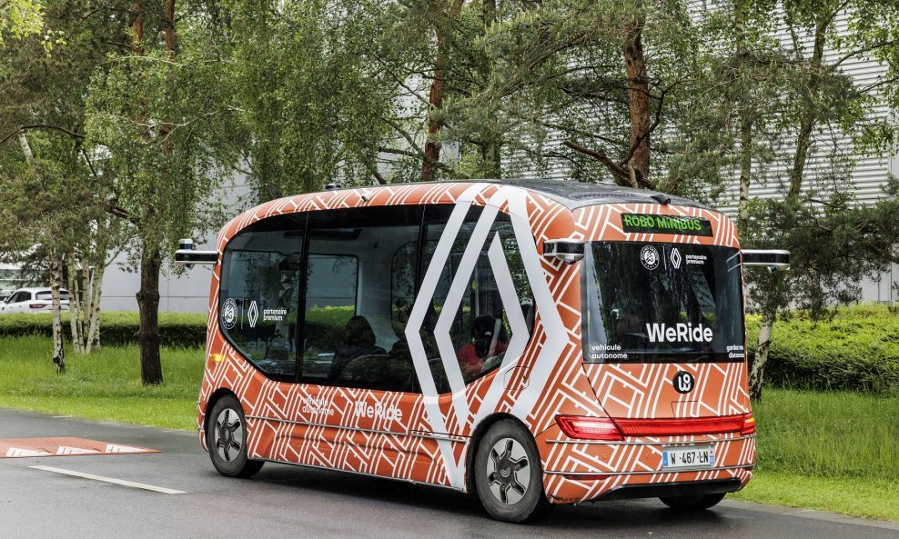 Renault Grupa demonstrira električne i autonomne šatlove za vrijeme teniskog turnira Roland-Garros 2024.