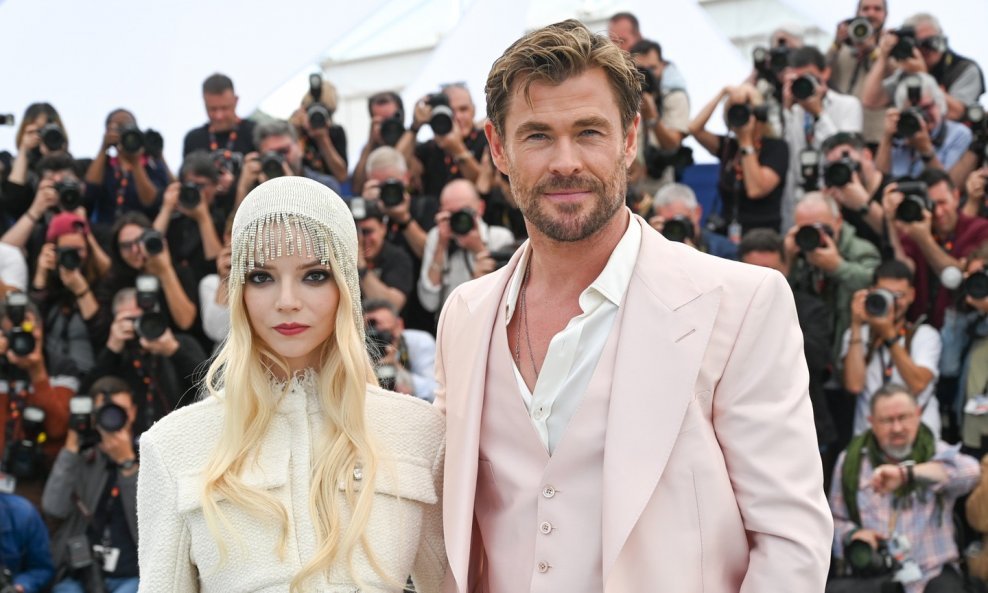 Anya Taylor-Joy i Chris Hemsworth