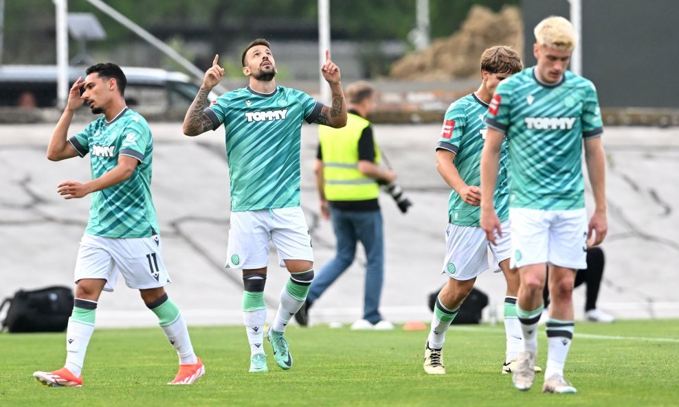 Aleksandar Trajkovsi slavi gol