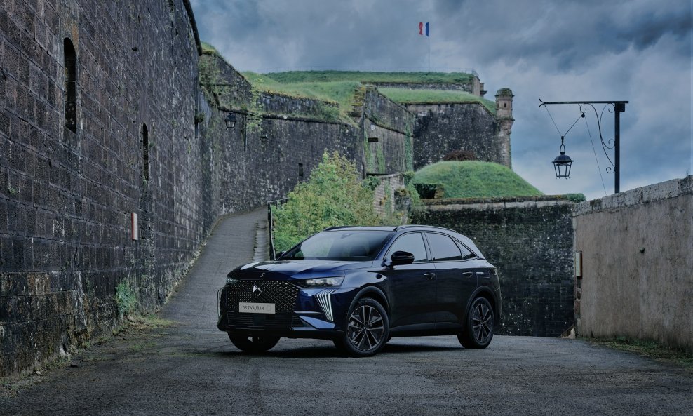 DS Automobiles DS 7 Vauban: blindirani plug-in hibridni model