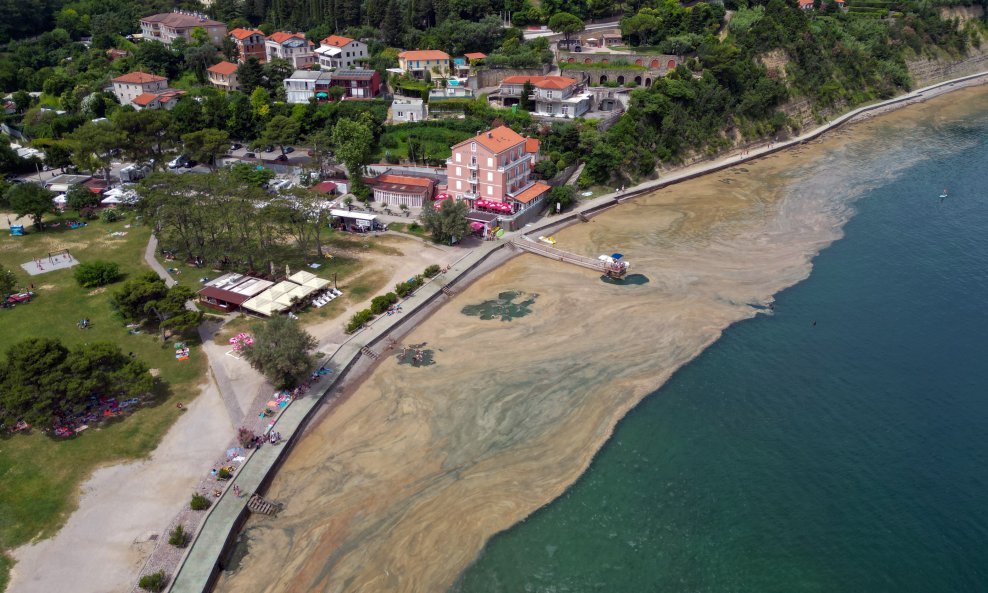 Slovenski fotografi zabilježili su ovaj fenomen i dronom