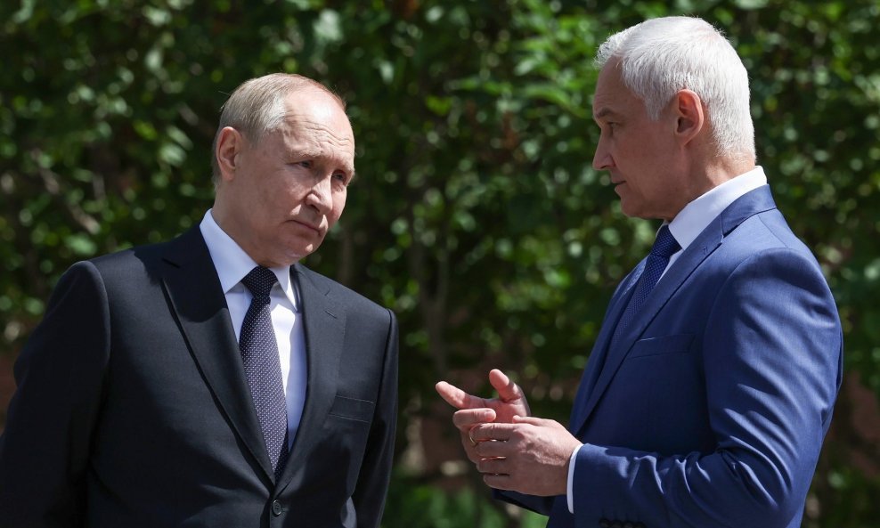 Vladimir Putin i Andrej Belousov