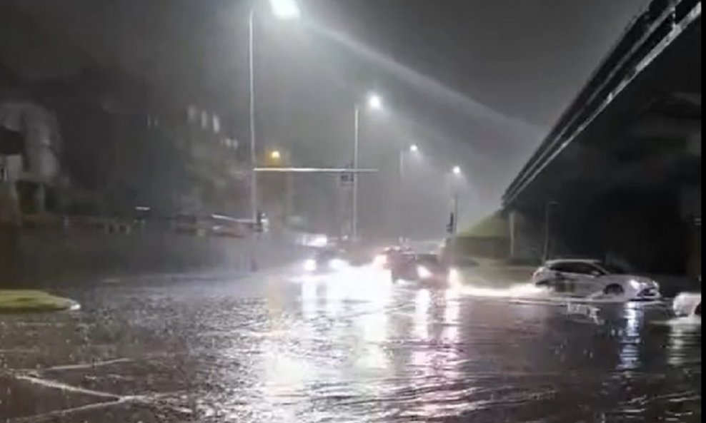 Poplava na križanju Selske i Zagrebačke avenije