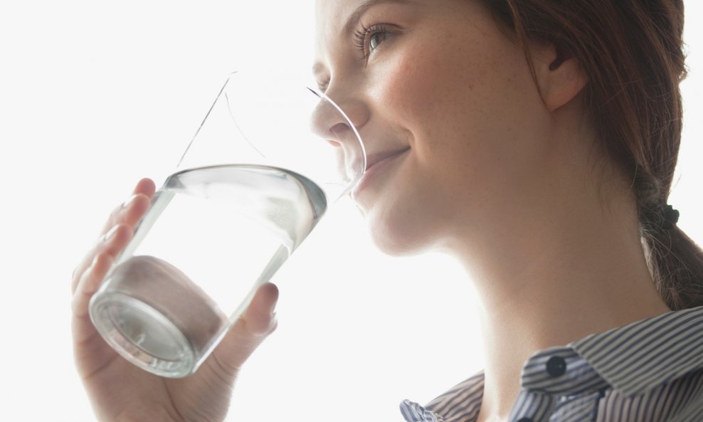 Donosi li mineralna voda i zdravstvene rizike?
