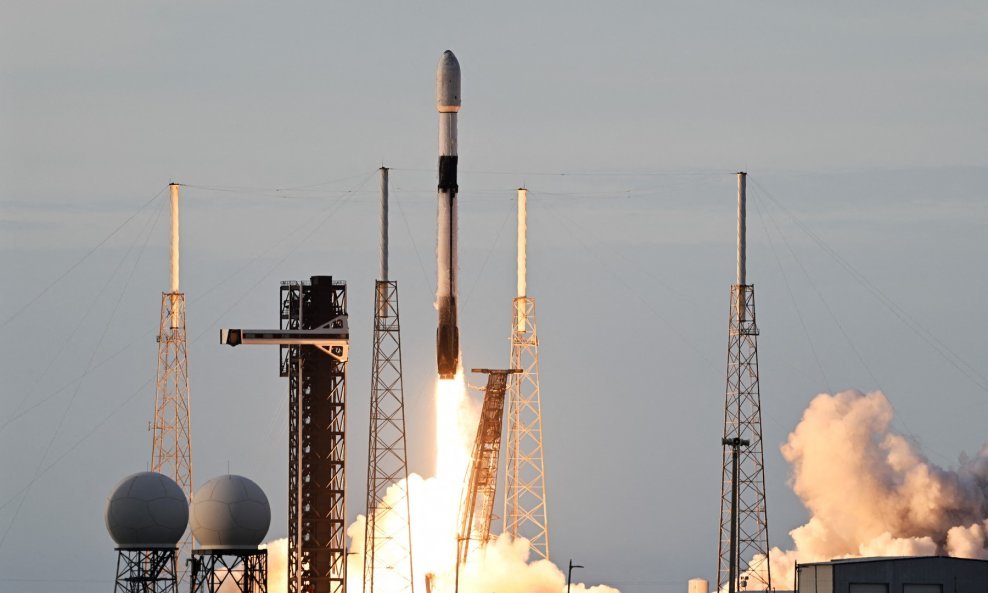 SpaceX, Falcon 9