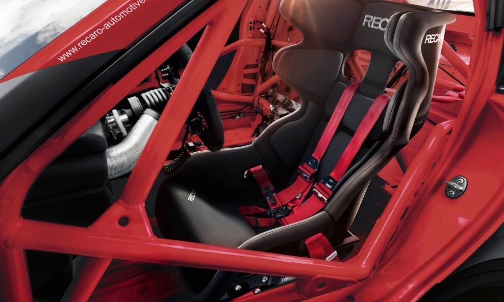 Recaro P1300 GT