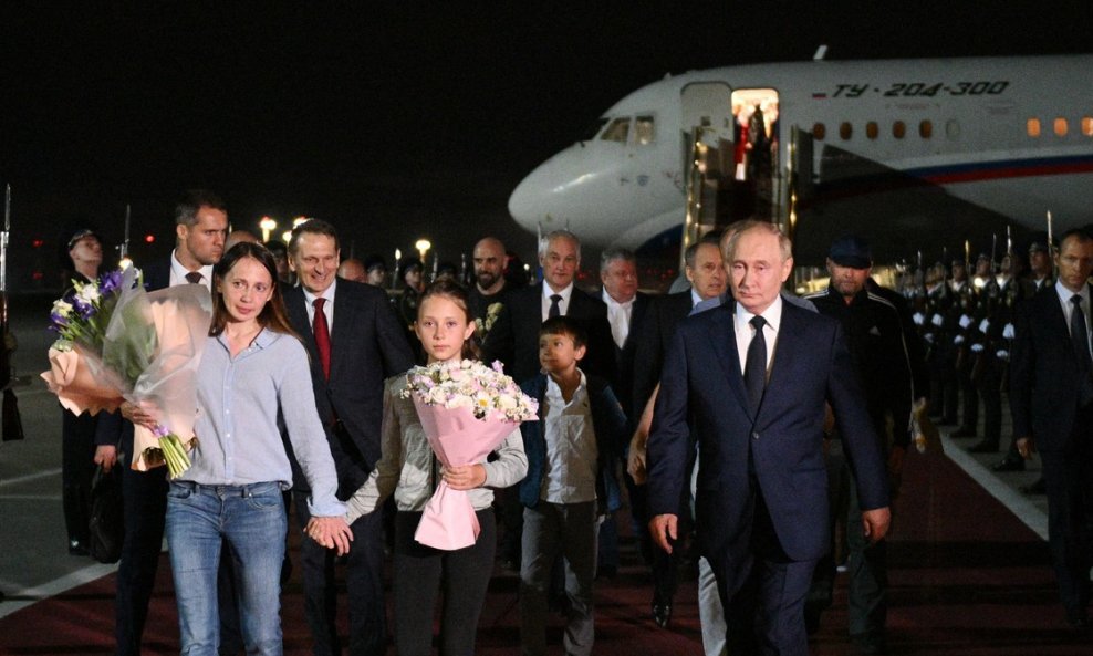 Ana Dulceva, kći i Vladimir Putin