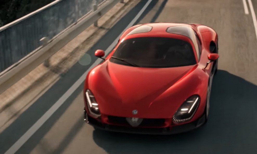 Alfa Romeo 33 Stradale u vožnji