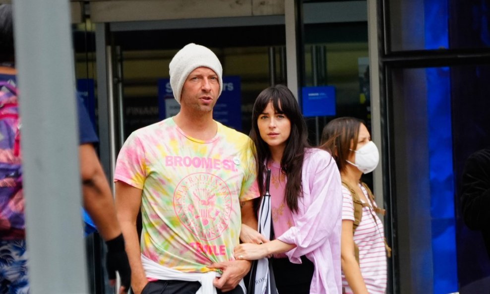 Dakota Johnson i Chris Martin