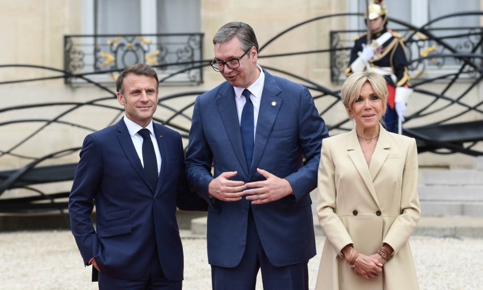 Emmanuel Macron, Aleksandar Vučić i Brigitte Macron