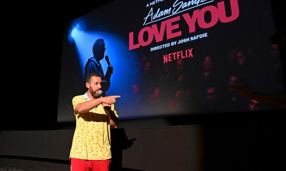 Adam Sandler na predstavljanju svojeg novog stand-up specijala, 'Love You'